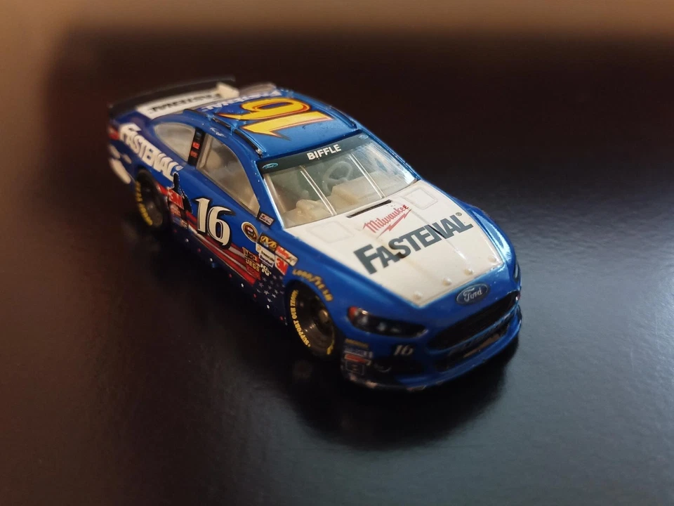 Usado 1/64 NASCAR 2013 GREG BIFFLE FASTENAL HEROES CONTRATADOS AQUÍ LIONEL SUELTO LEER Foto 4 de 4