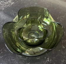 Vintage Mid-Century Modern Anchor Hocking Avocado Green Glass Chip & Dip Bowls