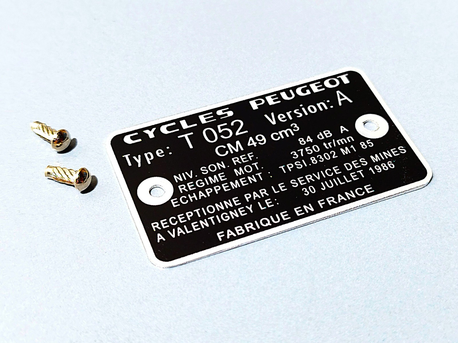 Plaque mine 103 Peugeot Type T052 version A en aluminium avec rivets pour cyclomoteur