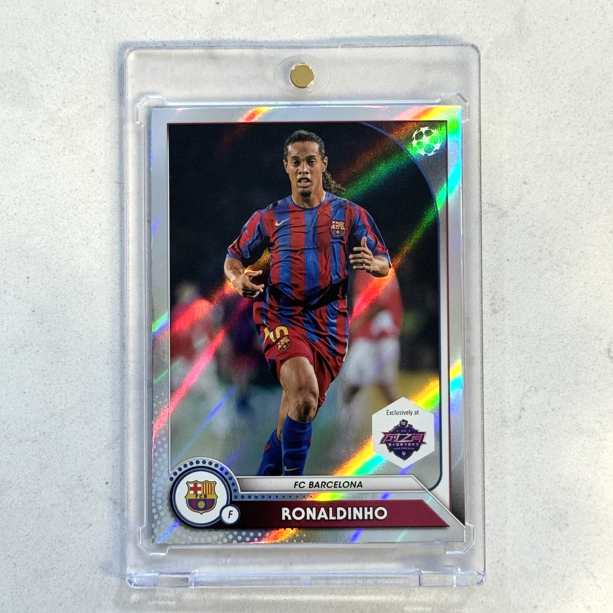2022 Topps Chrome Ronaldinho FC Barcelona: Mes Que Un Club Refractor