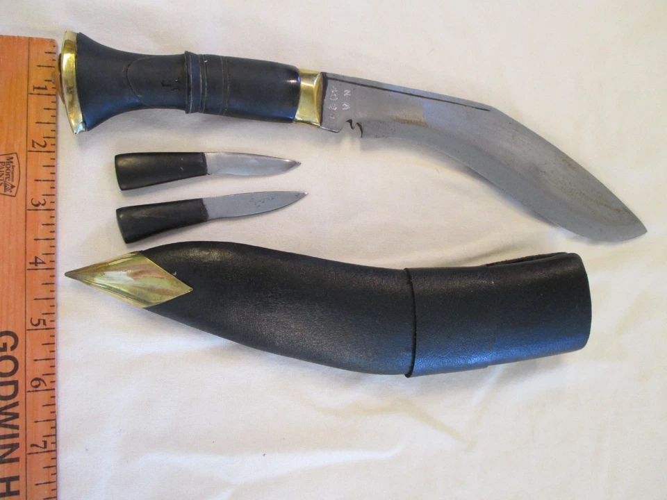 Vintage Nepal Kukri Knife In Sheath With Both Mini Blades 9 in. Leather Wrap. F5 - Image 4 of 4