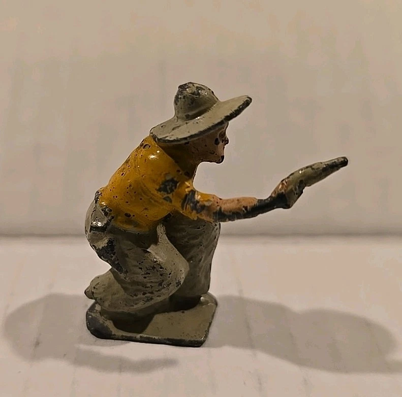 Vintage Crescent Soldier 1945 metal pintado a mano usado Foto 2 de 4