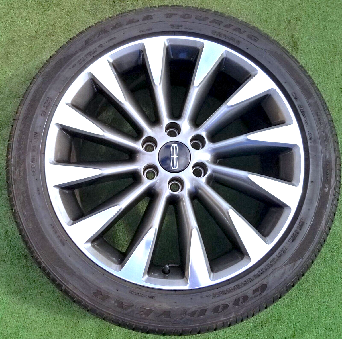 Factory Lincoln Navigator Wheel Tire OEM 22 Black Label Reserve
