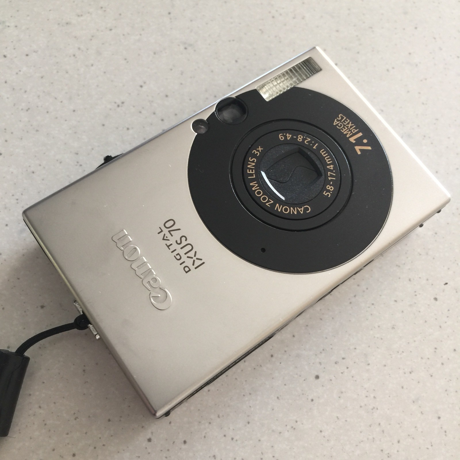 Canon IXUS 70 / PowerShot SD1000 Digital ELPH 7.1 MP Digital Camera -  Silver | eBay