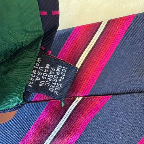 Tommy Hilfiger 58" Necktie 100% Silk Pink Navy Striped Designer Tie - Picture 5 of 5