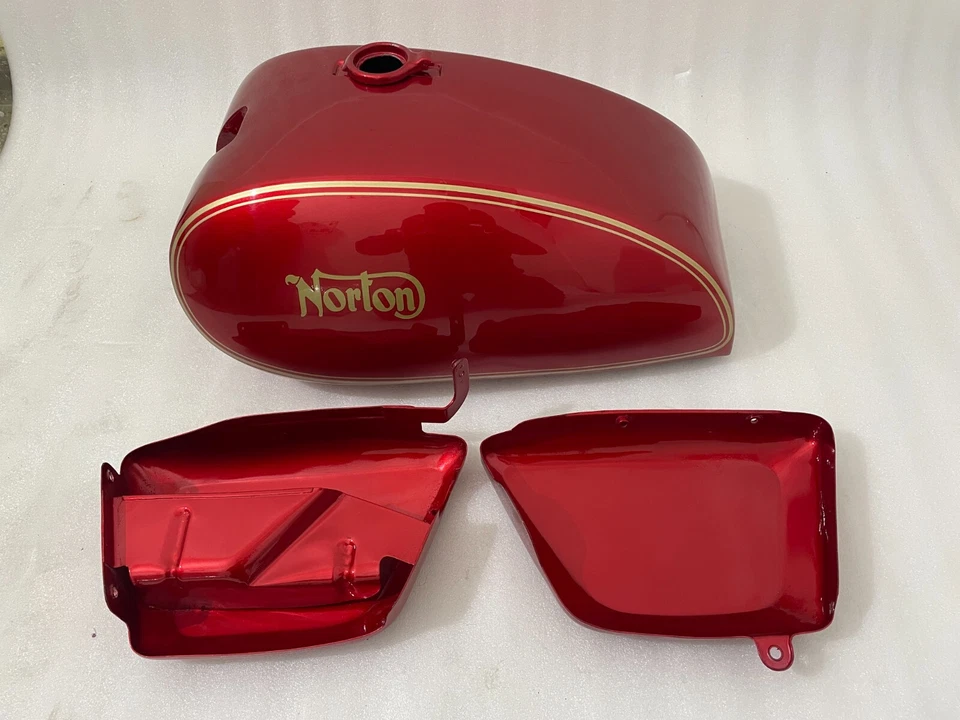 Norton Commando Interstate 850 Cherry Painted Steel Petrol Tank + Side Panels - Image 3 of 4