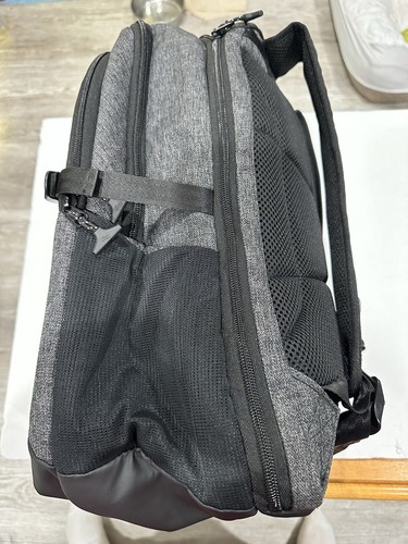 Solo New York Nomad Unbound Travel Backpack, Model Nor701-10 Black & Gray NWT - Picture 8 of 19