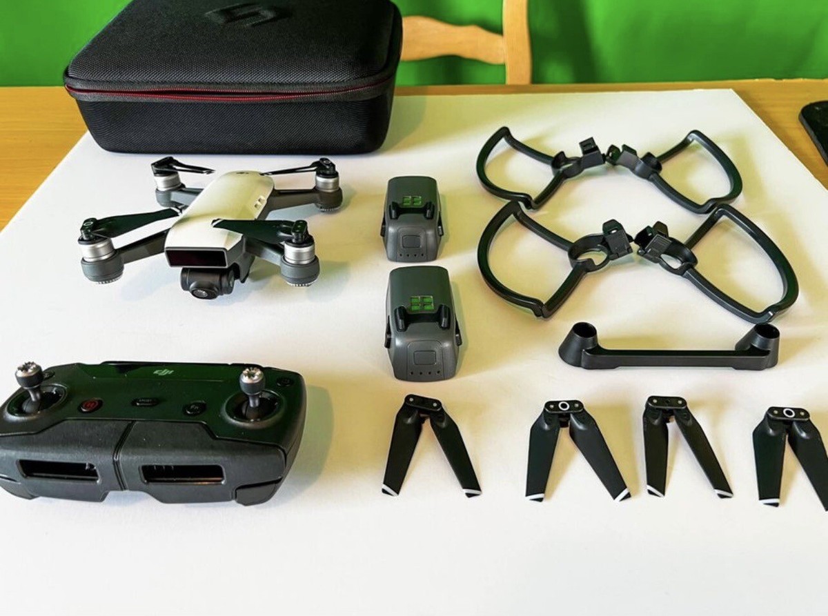 DJI Spark Fly More Combo Camera Drone Alpine White