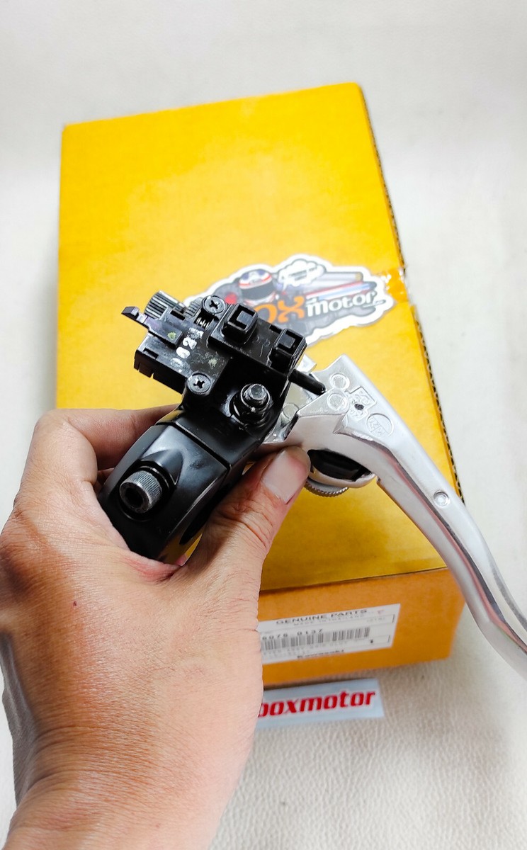 KAWASAKI Er6 Z650 Clucth Lever ASSY Handle MOUNT BRACKET 46076