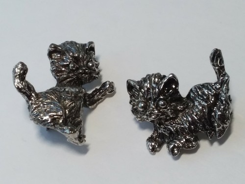 VINTAGE SCATTER PIN SET Playful Kittens Antiqued SILVER Tone CATS Textured 2 PC - Picture 12 of 12