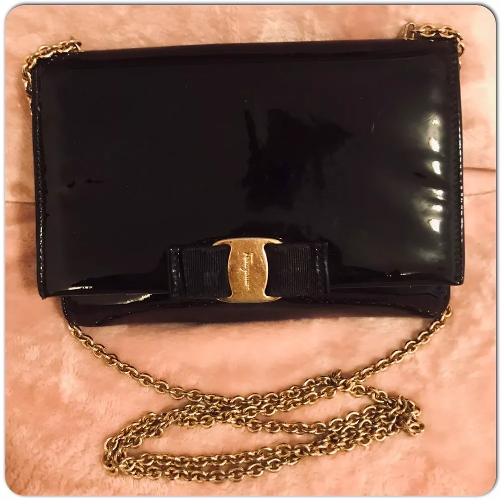 Salvatore ferragamo vara deals bow clutch