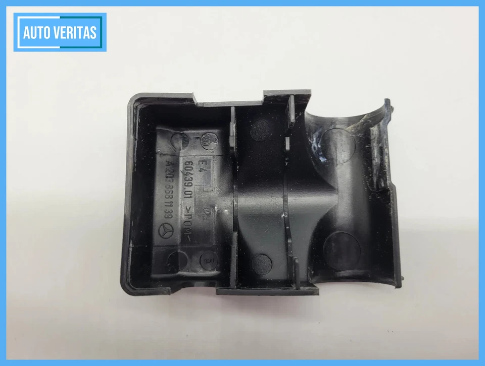 Original Mercedes-Benz C-Class (W203) safety belt cover Left 60439.11 - Image 3 of 4