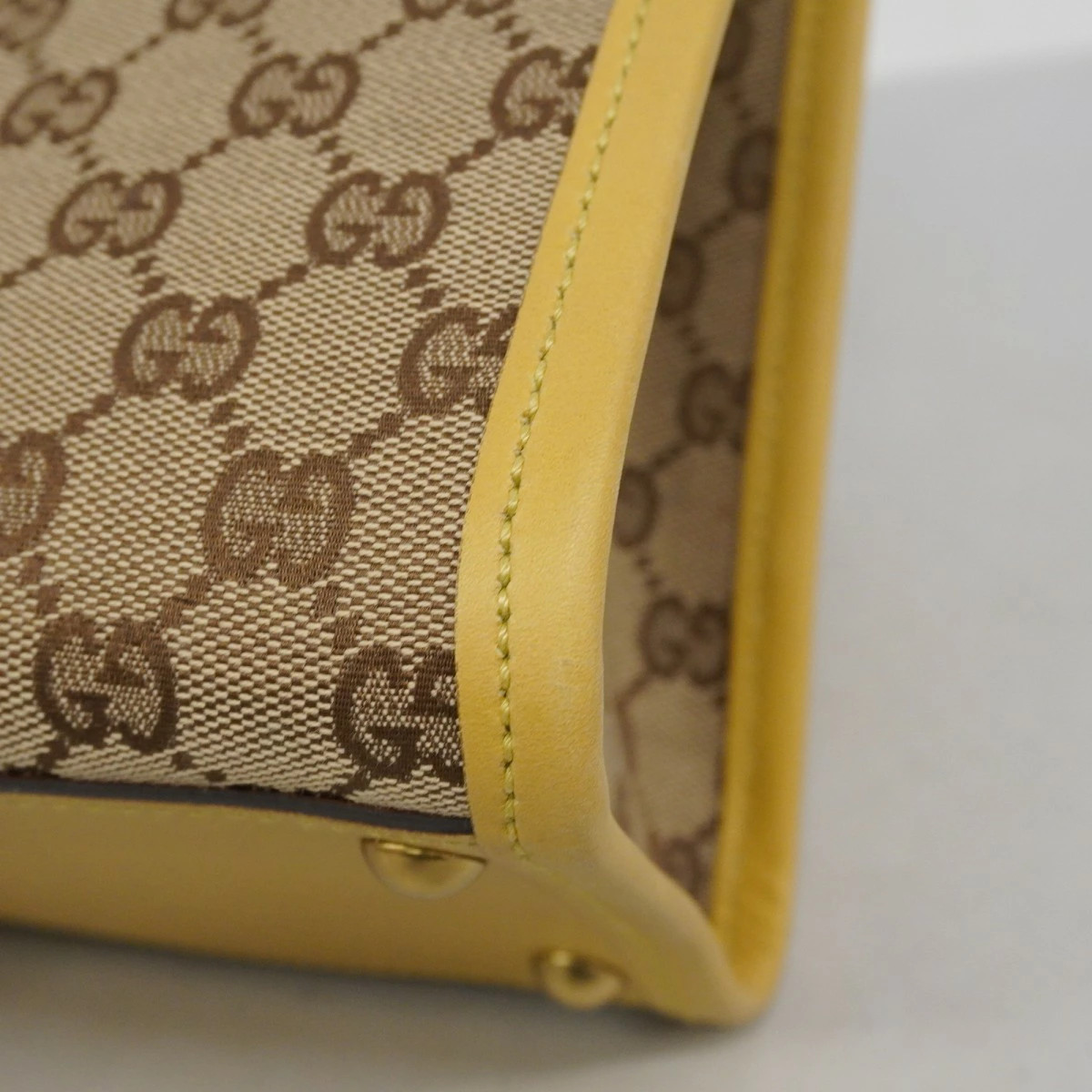 Gucci GG Canvas Shoulder Bag Beige Yellow Leather Gold Hardware thumbnail 7
