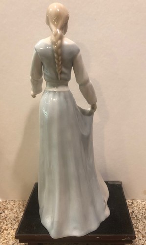 Royal Doulton Reflections Vintage Figurine"Demure" 12 3/4"H Handmade/handpainted - Picture 4 of 9