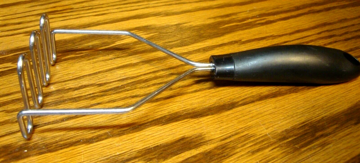 Vintage EVERYDAY LIVING Stainless Steel Potato Masher Kitchen Utensil 658