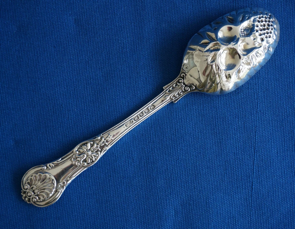 CUCHARA PARA SERVIR BAYAS WILLIAM EATON Londres 1833 de plata esterlina - 7 1/4" Foto 4 de 4