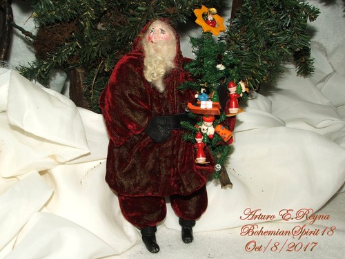 FIGURA COLECCIONABLE DE ARTE POPULAR PRIMITIVO de Arturo E. Reyna de Santa 9'' ESTILO VICTORIANO - Imagen 12 de 12