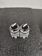 Lot of 2 IDEC ASD210N 30mm Heavy Duty 3 Position Selector Switch