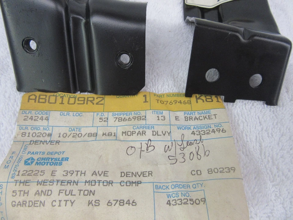 Nuevo de Lote Antiguo 1989 Eagle Medallion DL Soporte de Radiador Panel de Cabezal LH T0769468  Foto 2 de 4