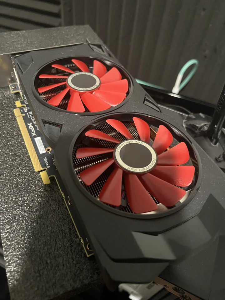 XFX AMD Radeon RX 570 4GB GDDR5 Graphic Card ( RX-570P427D6 ) - Image 3 of 3