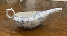 Antique Royal Bayreuth Invalid Feeder In The Blue Onion Pattern With Gold Trim.￼