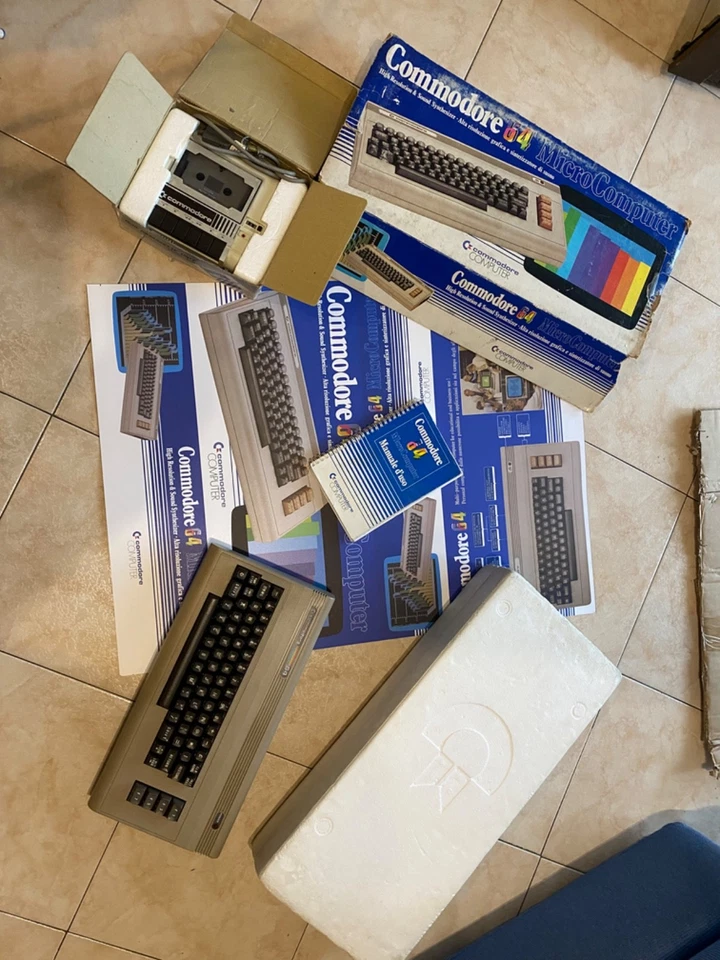 Commodore 64 boxed + Datassette boxed - Immagine 3 di 4