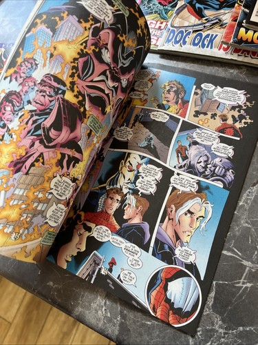 Astonishing Spider-Man COLLECTORS EDITION 1999-2000 X11 Comics - Picture 10 of 12
