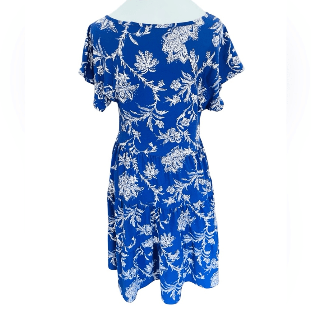 Urban Outfitters Blue and White Floral v neck stretch jersey dress size Medium | eBay Urban Outfitters Blue and White Floral v neck stretch jersey dress size Medium | eBay
