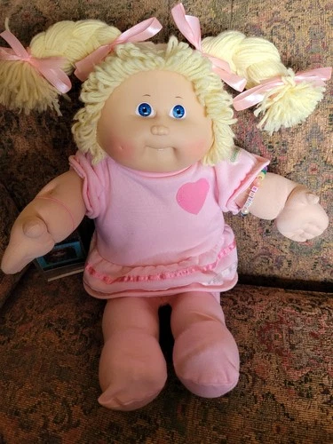 Cabbage Patch Kid, KT Factory Girl With Blue Eyes, Adorable!