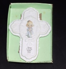 Enesco Precious Moments Porcelain Wall Plaque I Believe in The Old Rugged Cross