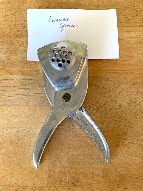 Vintage Irvin Ware Handheld Citrus Juicer Lemon Squeezer Aluminum USA Made  GUC
