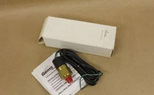 Gems Sensors PS32-20-2MNB-A-FLS72-IPA Pressure Switch P/N 216834 New Surplus
