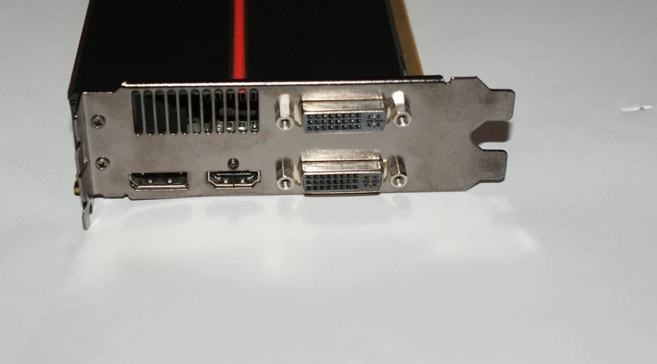 ATI Radeon HD 5770 1GB PCIE HDMI/DisplayPort/Dual-DVI Graphics Card - Image 3 of 4