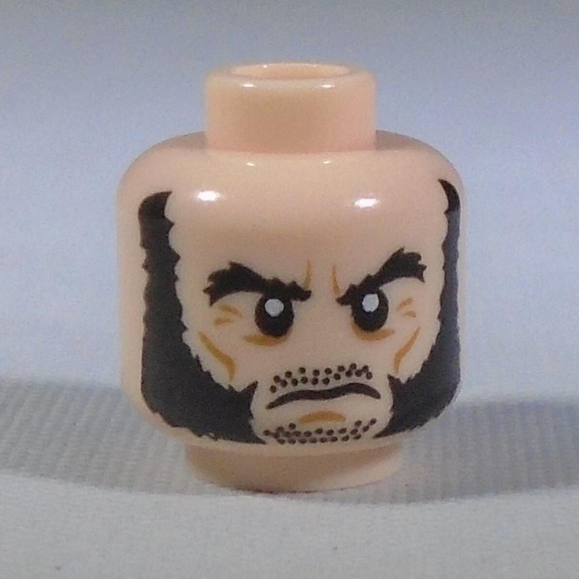 new LEGO Minifig Head for X-Men Wolverine (2012 Chopper Showdown
