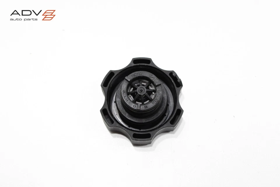 2015 - 2025 CHEVY COLORADO GMC CANYON RADIATOR EXPANSION RESERVOIR TANK CAP OEM - Image 4 of 4