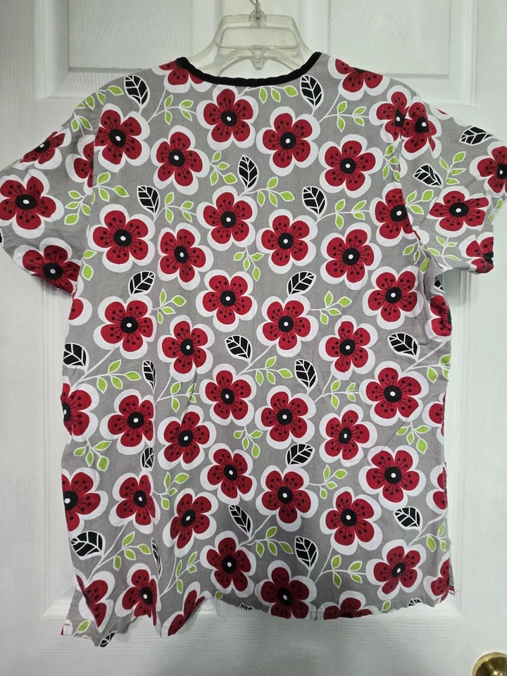 I Love Scrubs Scrub Top size XL-Red/Black Floral Keyhole Neck-Chest 23.5"/L 27.5 - Image 2 of 4