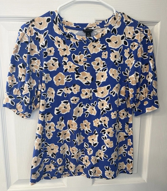 Ann Taylor short sleeve floral Shirt blue Gold Flowers SZ M Petite Casual Top