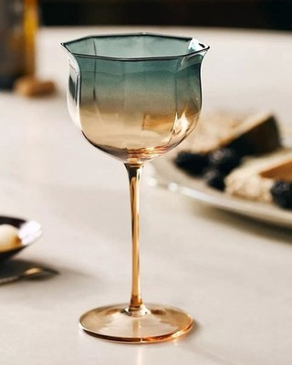 New The Met X Anthropologie Wine Glasses Set Of  4 Sold Out Hard To Find 