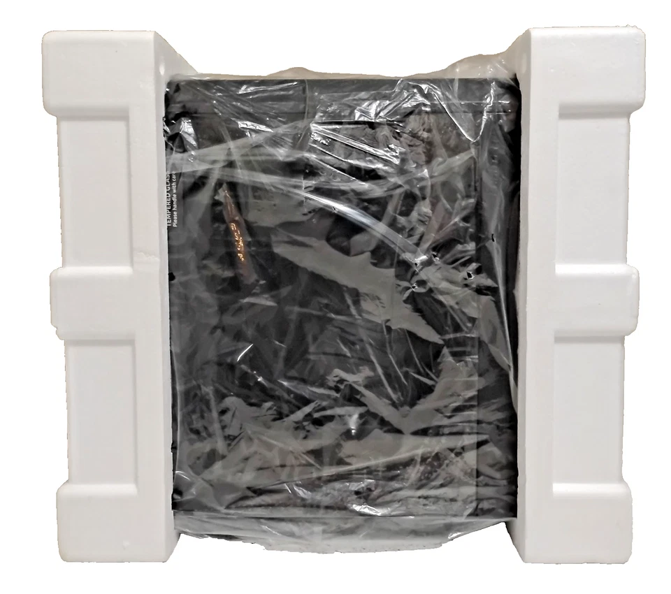 New PHANTEKS ECLIPSE SERIES P300 Mid-Tower Case w/Tempered Glass (Black Color) - Image 3 of 4