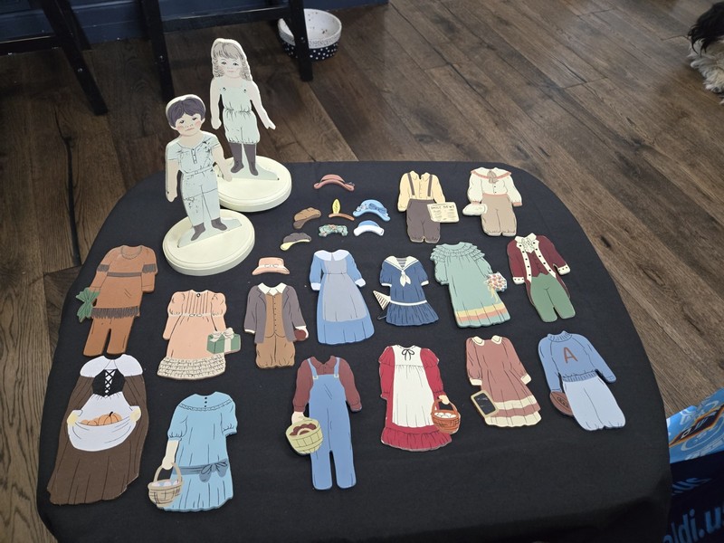Two Paper WOODEN Dolls W/ stands, 15 Magnetic Outfits, 9 Hats Interactive Toy