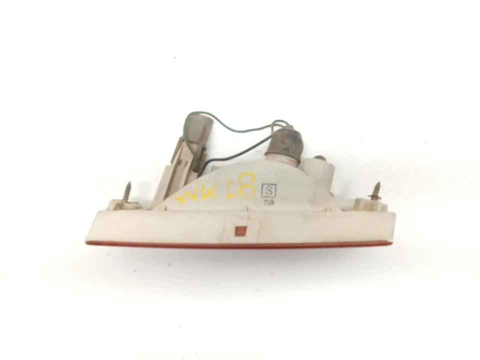 Luz intermitente/esquina lateral izquierda Nissan Máxima 1985-1988 OEM, 116-58028L Foto 2 de 4