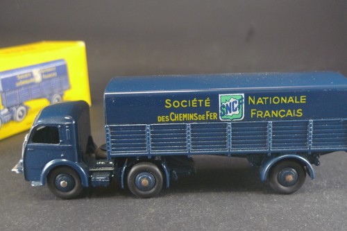 DINKY TOYS FRANCE. PANHARD SNCF. en ligne Ref: 32 AB.