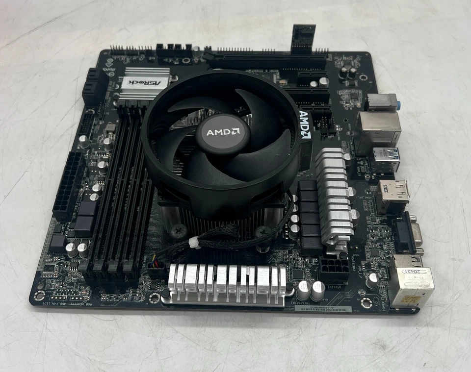 Scheda Madre AsRock X370M Pro4/DASH AMD Socket AM4 A-Series Ryzen CPU - Immagine 3 di 4