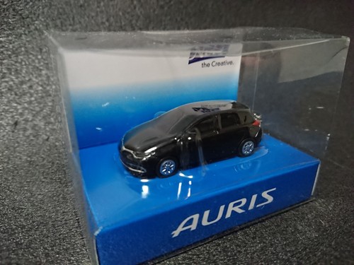 TOYOTA AURIS Llavero Luz LED Negro Mini Coche Modelo Japón Coche - Imagen 3 de 9