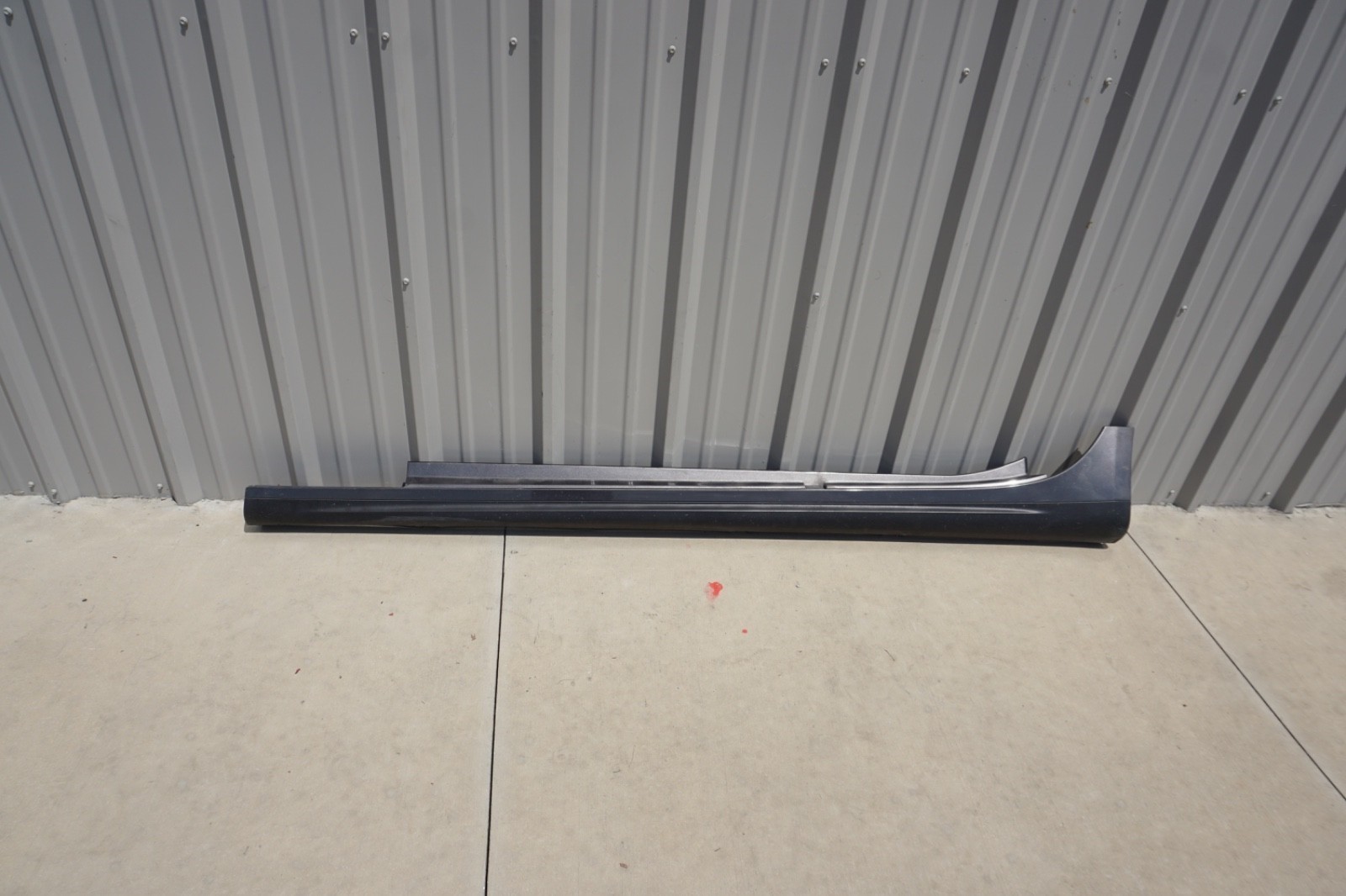 2014 - 2017 Maserati Ghibli SQ4 Left Driver Side Rocker Panel Skirt Molding
