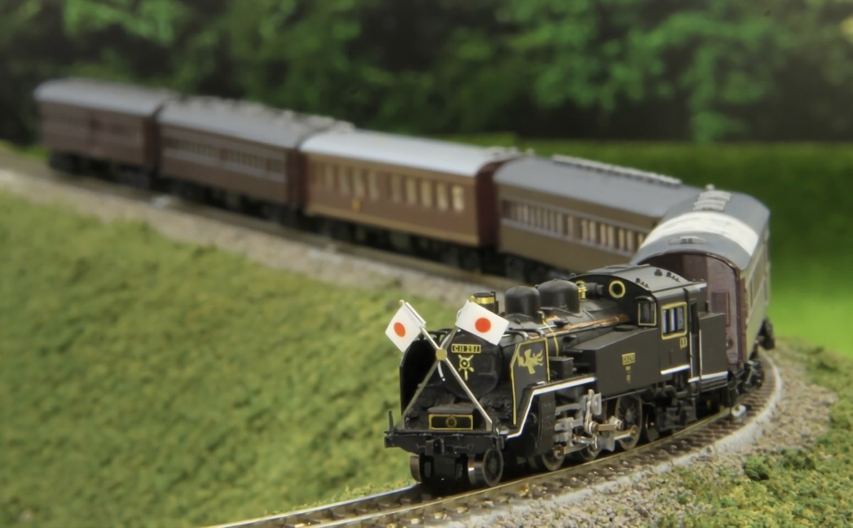 Z Scale Rokuhan JNR Imperial Train 6-Car Set C11 Steam Locomotive
