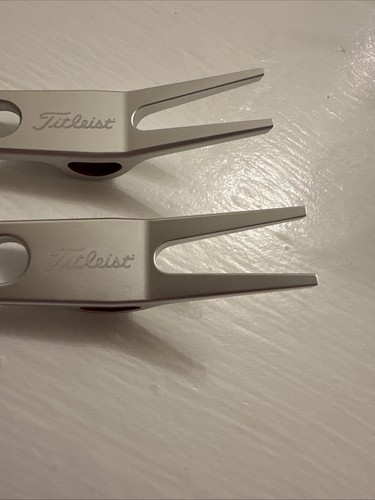 Neu. 2025 Special Edition Scotty Cameron Silver Pivot Divot Tool. Stellplatzreparatur. - Bild 4 von 9