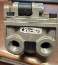   OEM Bendix Brake Valve Relay Valve - P/N: 3...