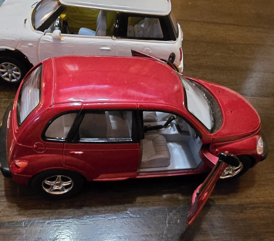 3 Kinsmart 1/28, 1/38 Audi 6 P.T. Лот литых игрушечных моделей автомобилей Cruiser, Mini Cooper - Изображение 3 из 4