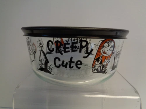 Pyrex Creepy Cute 4-Cup Storage Bowl with Lid New Nightmare Before Christmas